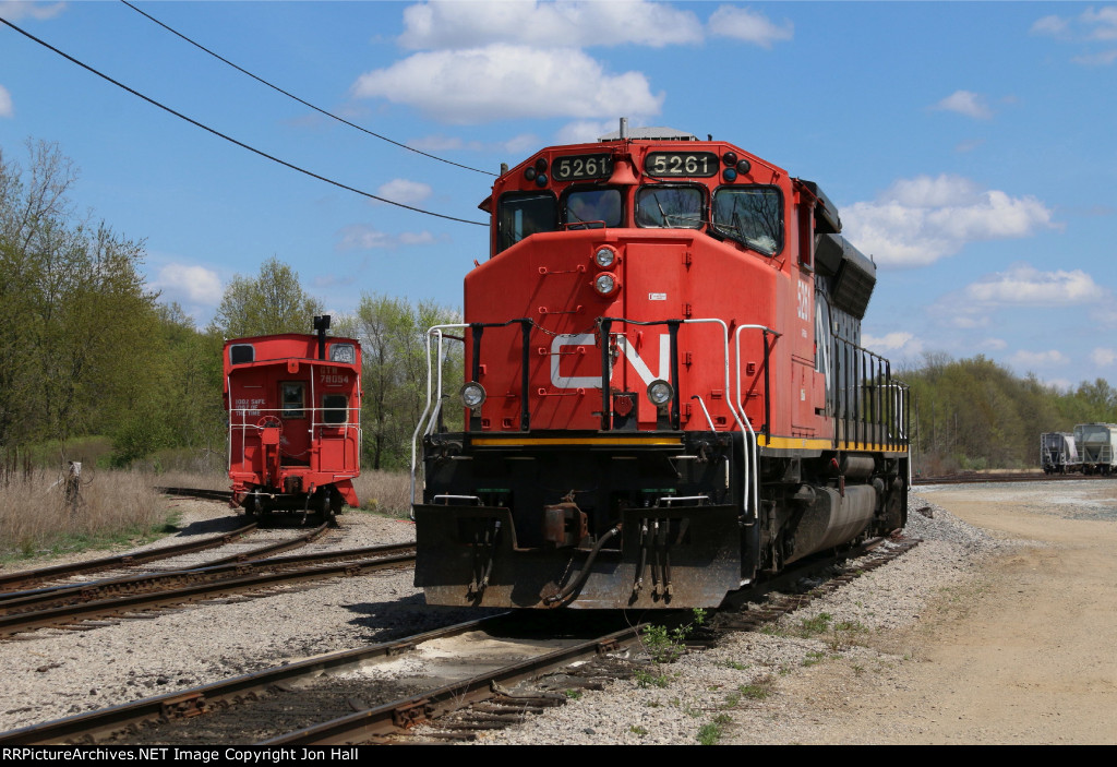 CN 5261 sits tied down in Kilgore Yard